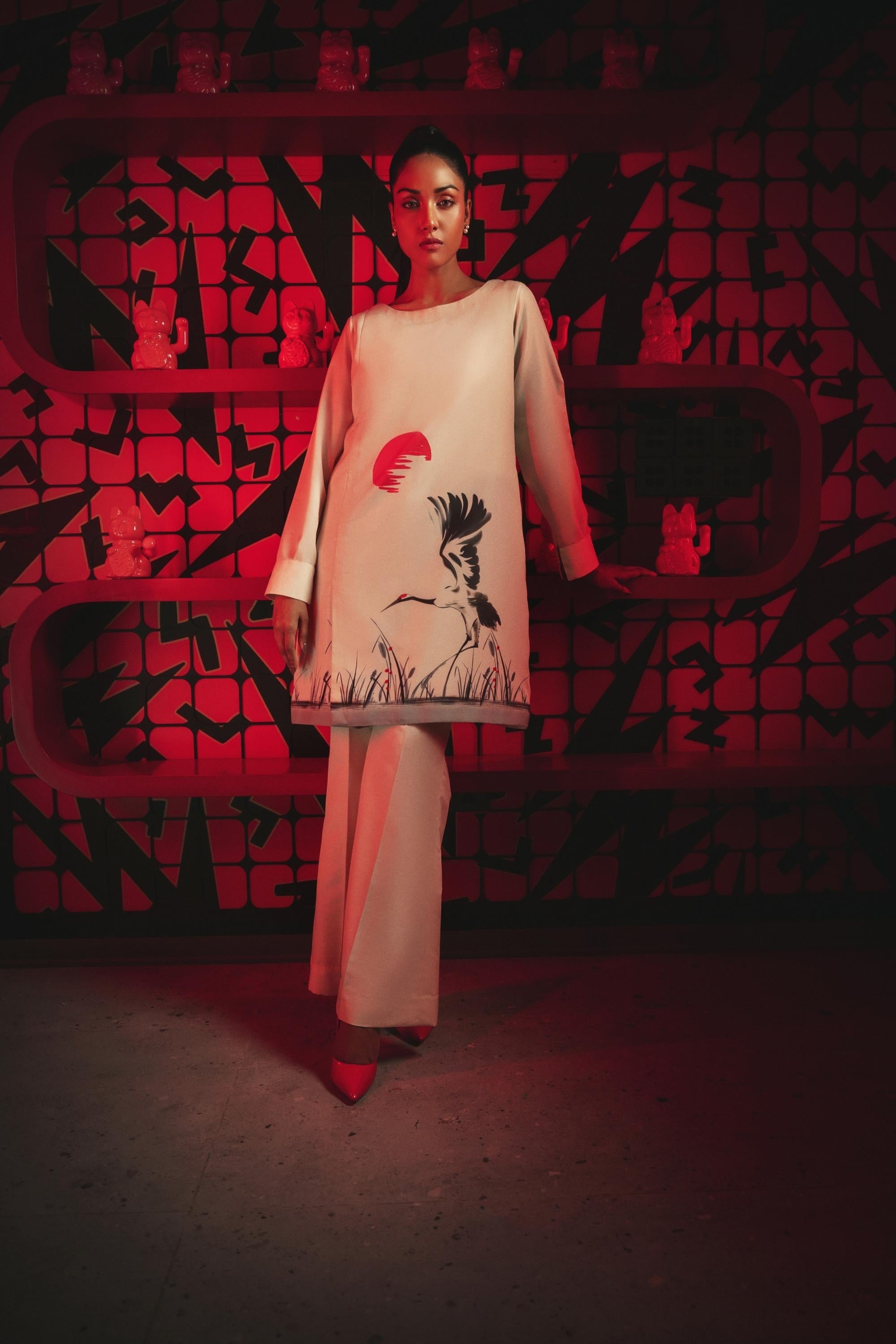 The Red Sun Crane - gulenoor